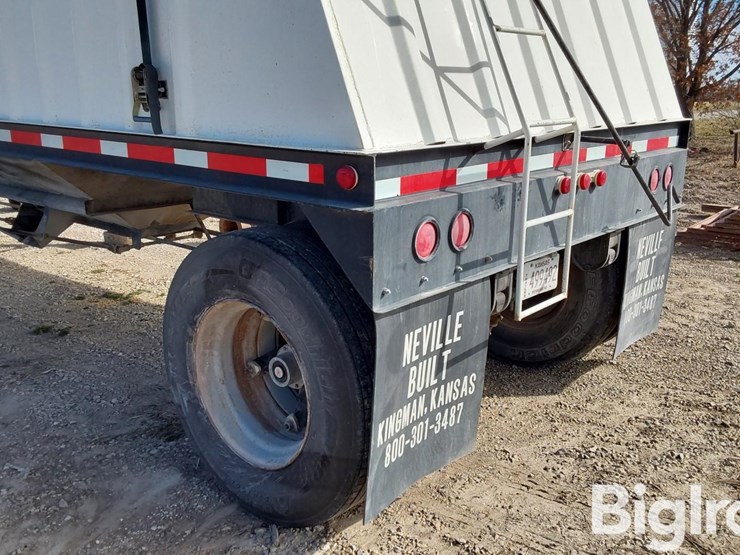 1998-neville-trailer-image-12