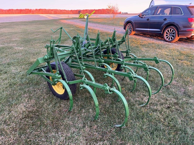 john-deere-van-brunt-cca-field-cultivator-image-7