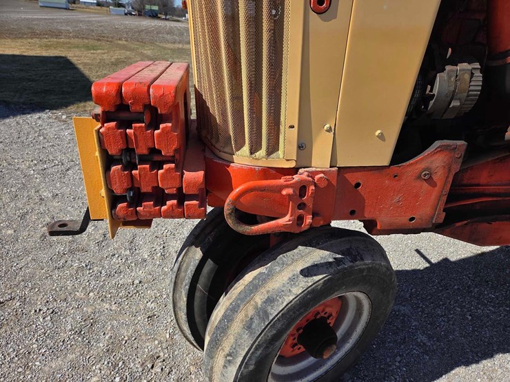 case-730-comfort-king-tractor-image-30