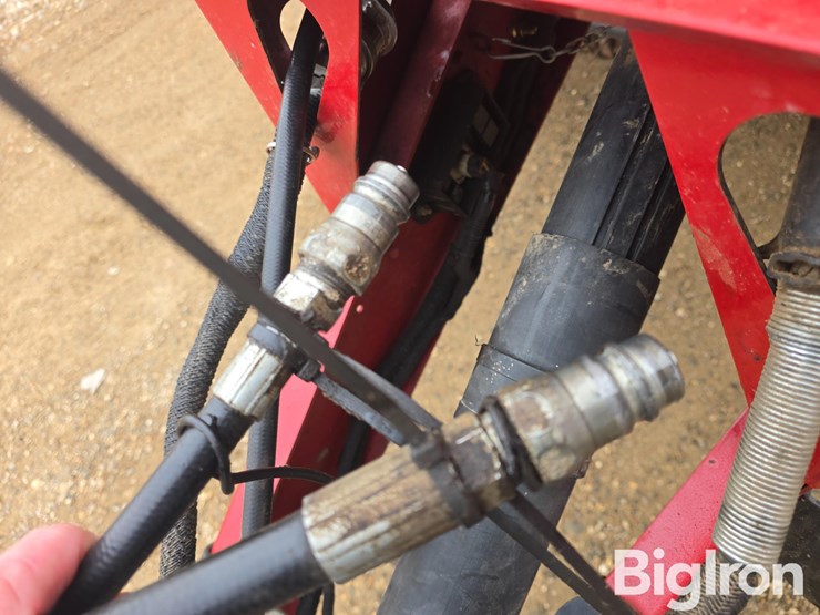 2009-case-ih-rb564-image-11