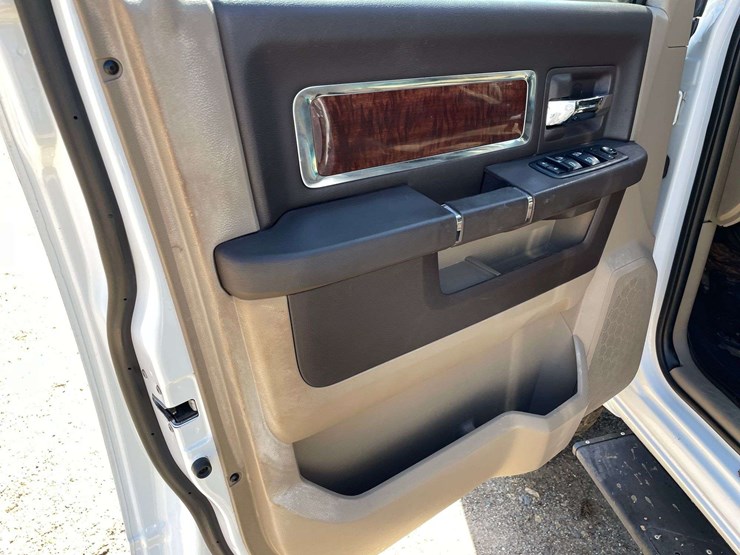 2010-dodge-ram-3500-image-9