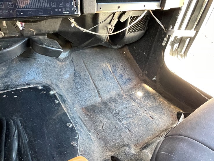 1994-jeep-wrangler-image-34