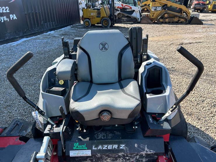 exmark-lazer-z-rear-discharge-deck-zero-turn-mower-image-14