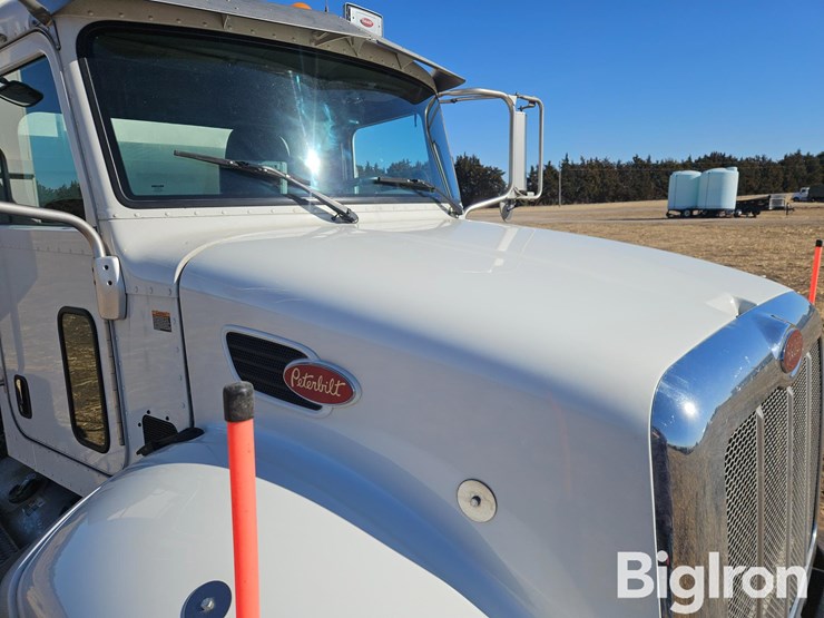 2014-peterbilt-337-image-14