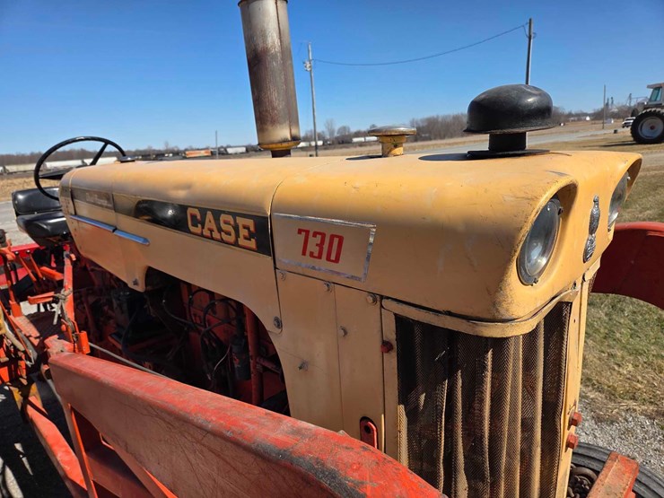 case-730-tractor-image-17