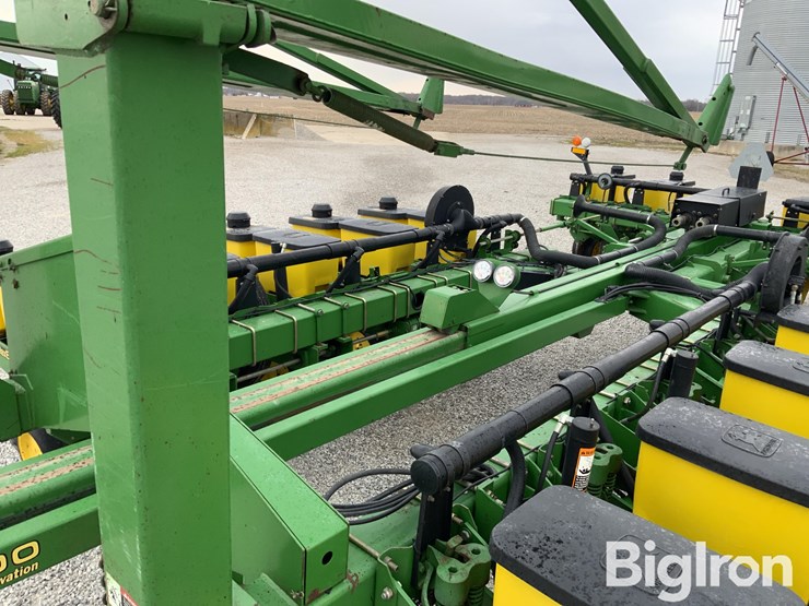 1995-john-deere-7200-image-17