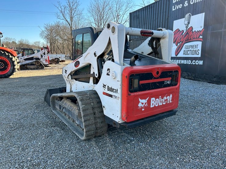 2017-bobcat-t740-image-2