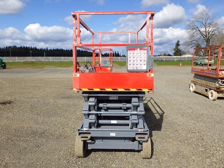 skyjack-sj-4632-scissor-lift-image-2