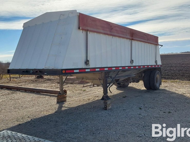 1998-neville-trailer-image-1