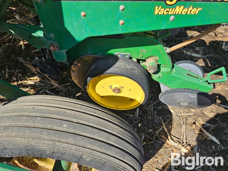 john-deere-7200-image-16