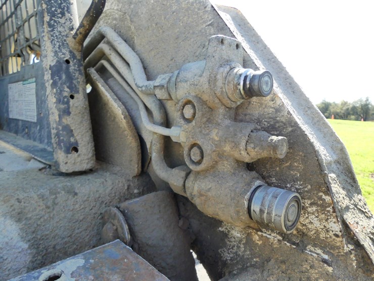 2009-bobcat-t190-image-10