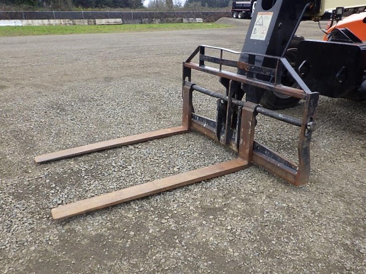 2013-jlg-g9-43a-image-13