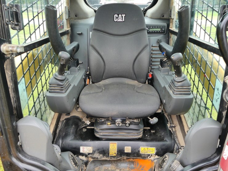 2022-caterpillar-262d3-image-11