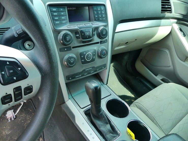 2011-ford-explorer-image-13