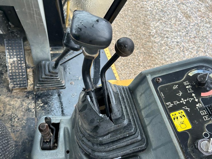 caterpillar-426c-image-24