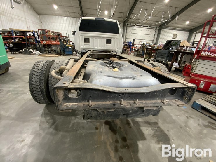 2013-massey-ferguson-730-image-6