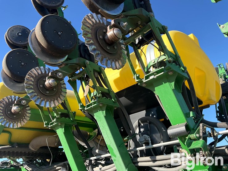 john-deere-1790-image-15