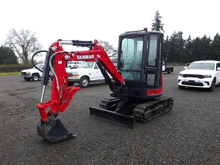 2013-yanmar-vio35-5b-image-1