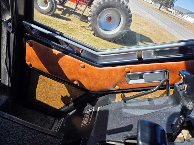 ih-5288-tractor-image-54