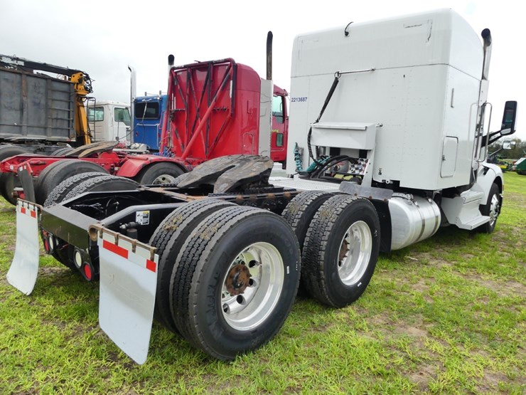 2018-peterbilt-579-image-3