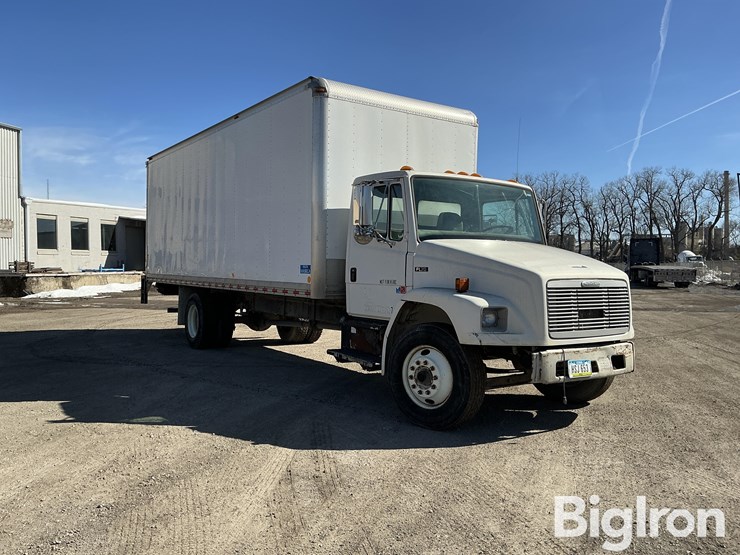 2002-freightliner-fl70-image-3