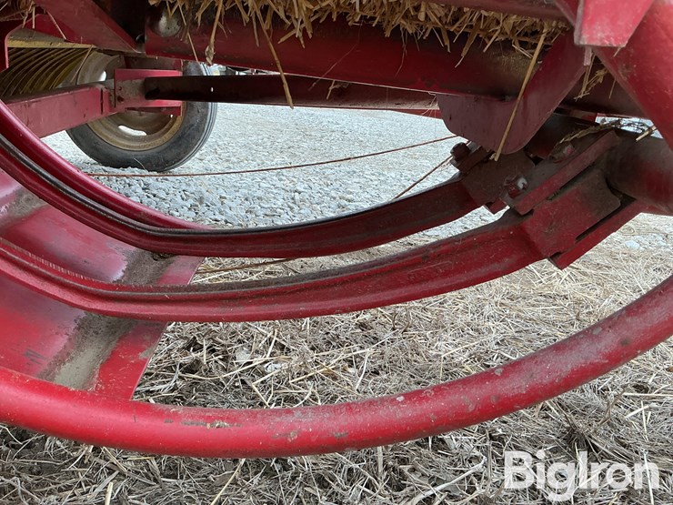 new-holland-273-image-16