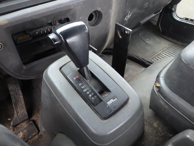 2004-izuzu-tilt-cab-22'-s/a-cab-and-chassis-image-34