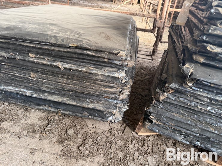 dairy-barn-foam-mats-image-10