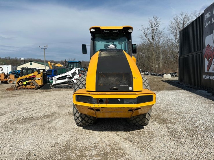jcb-vm117-asphalt-roller-image-3
