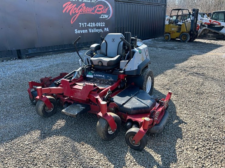 exmark-lazer-z-rear-discharge-deck-zero-turn-mower-image-8