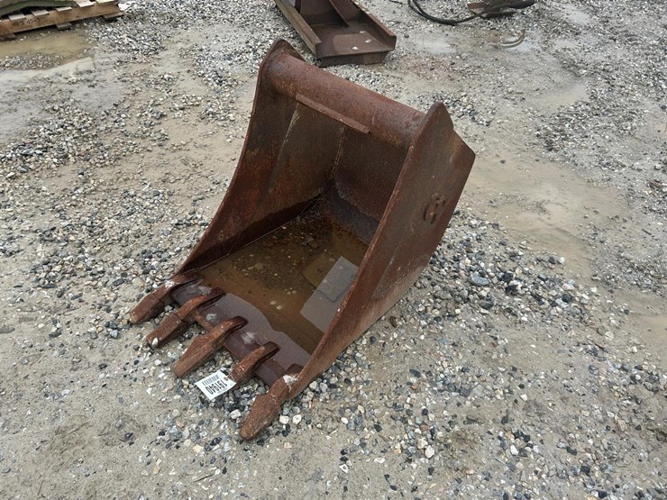 cp-24”-excavator-bucket-image-1