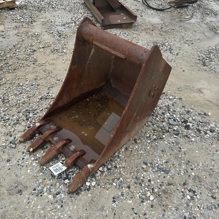 CP 24” Excavator Bucket
