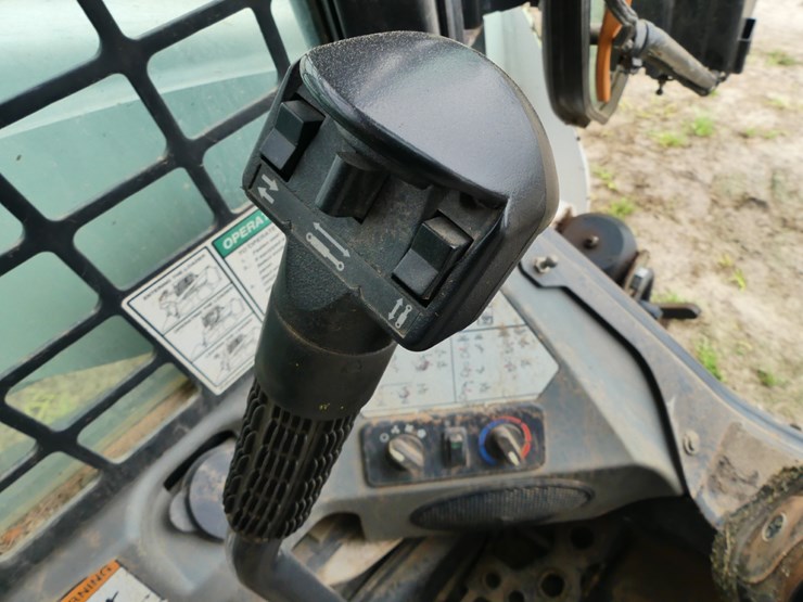 2021-bobcat-t770-image-14