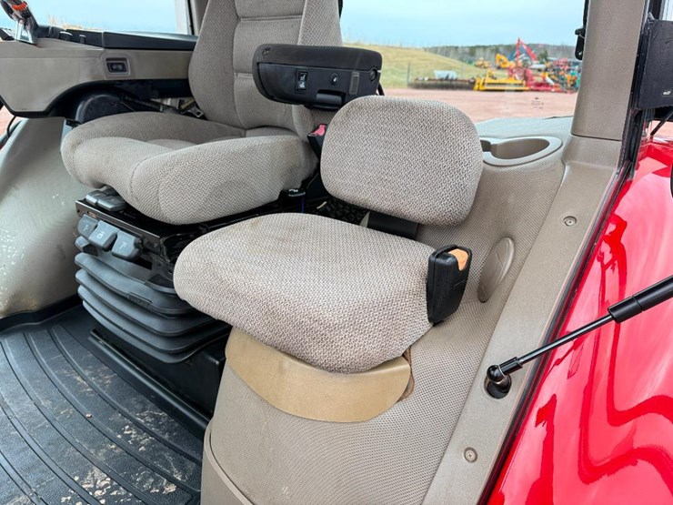 case-ih-magnum-180-image-56