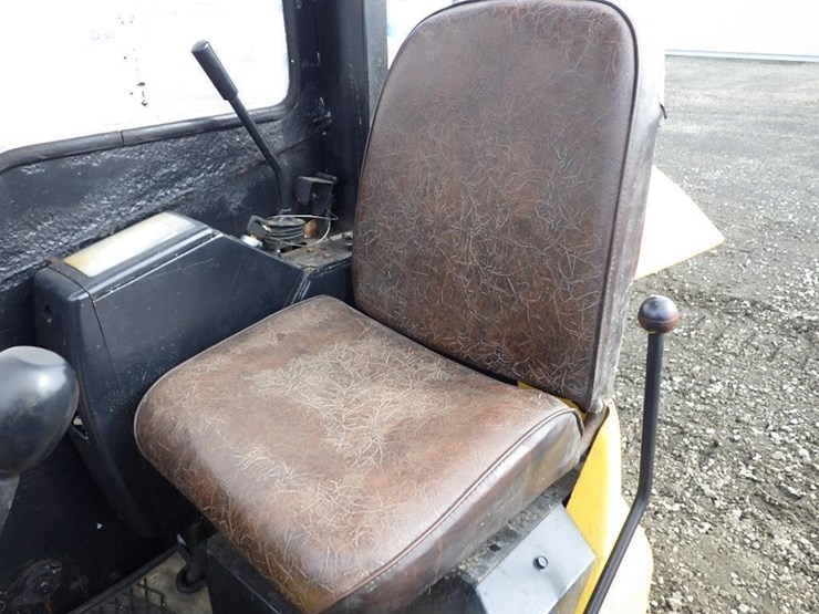 komatsu-pc12uu-image-34