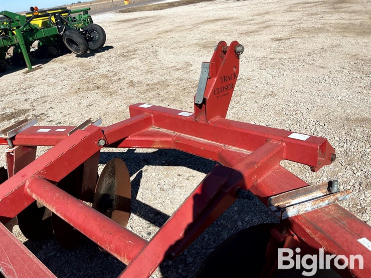 lindsay-track-closer-image-16