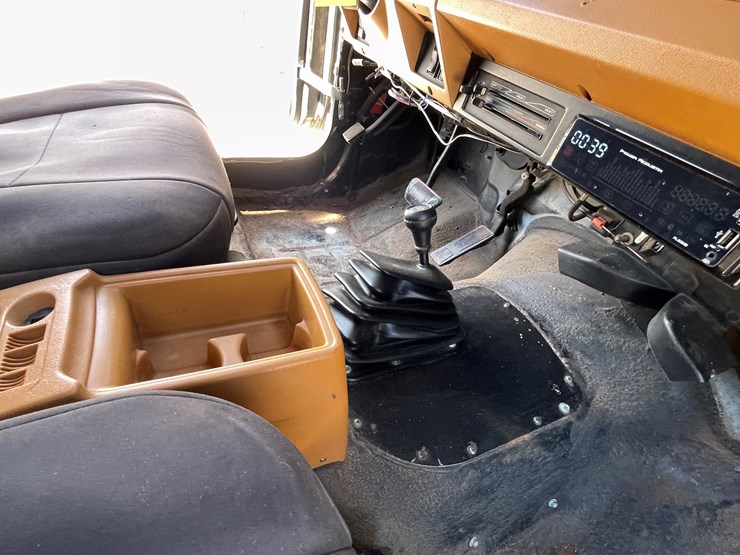 1994-jeep-wrangler-image-47