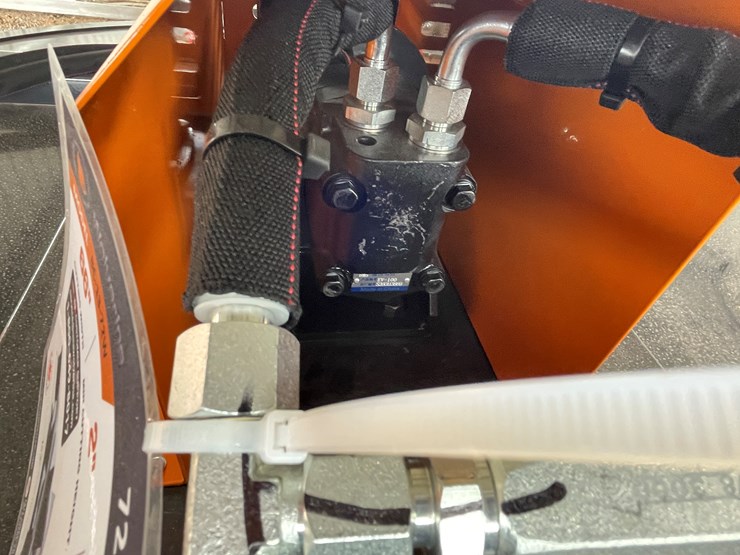 #4319-•-unused-2026-wolverine-skid-steer-brush-cutter-attachment-image-12