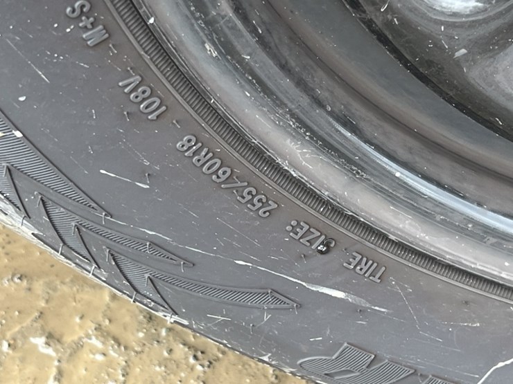 2020-ford-explorer-image-15