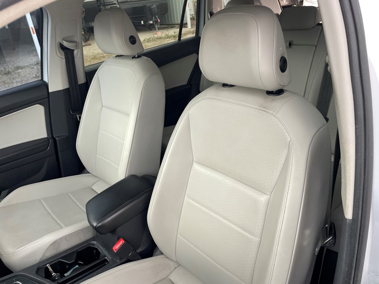 2019-volkswagen-tiguan-se-image-62