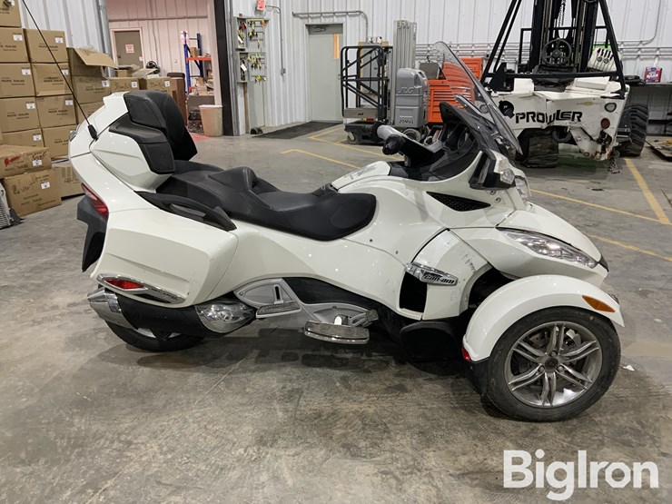 2011-massey-ferguson-730-image-4