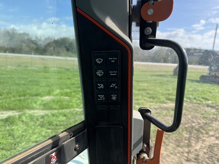 2023-bobcat-t86-image-13