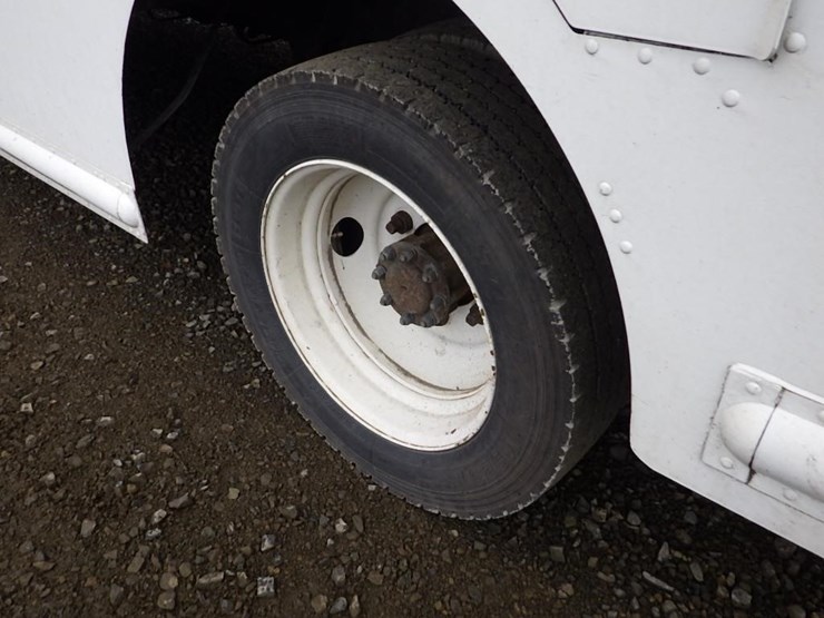 2008-freightliner-mt45-image-14