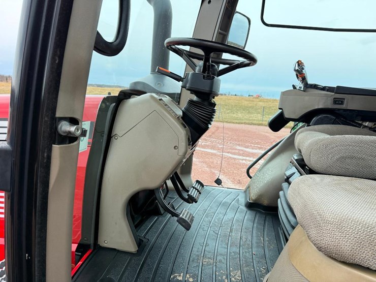 case-ih-magnum-180-image-54