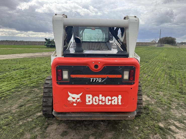 2023-bobcat-t770-image-8