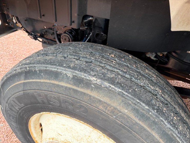 international-7600-image-11