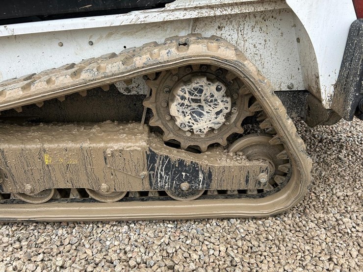 2024-bobcat-t450-image-18