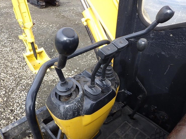 komatsu-pc12uu-image-35