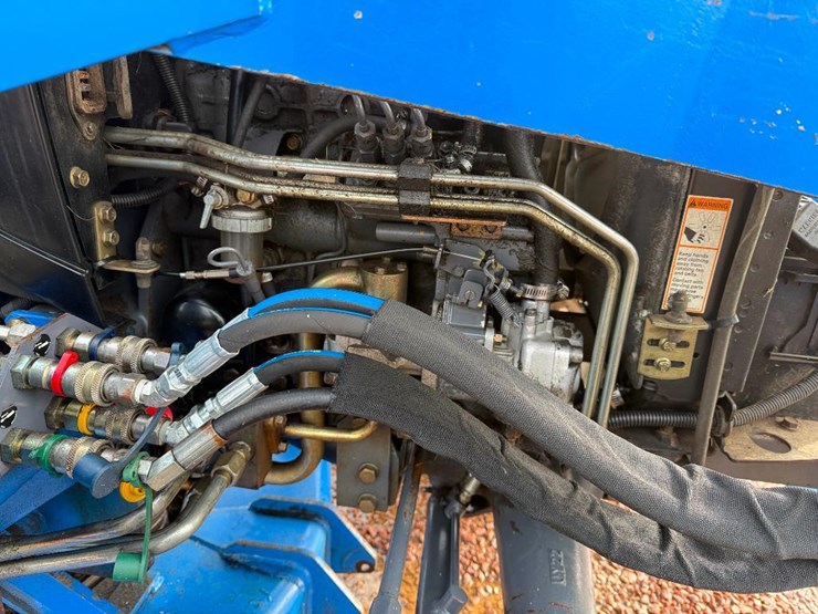 new-holland-tc29d-image-36