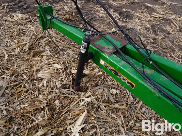 john-deere-200-image-10